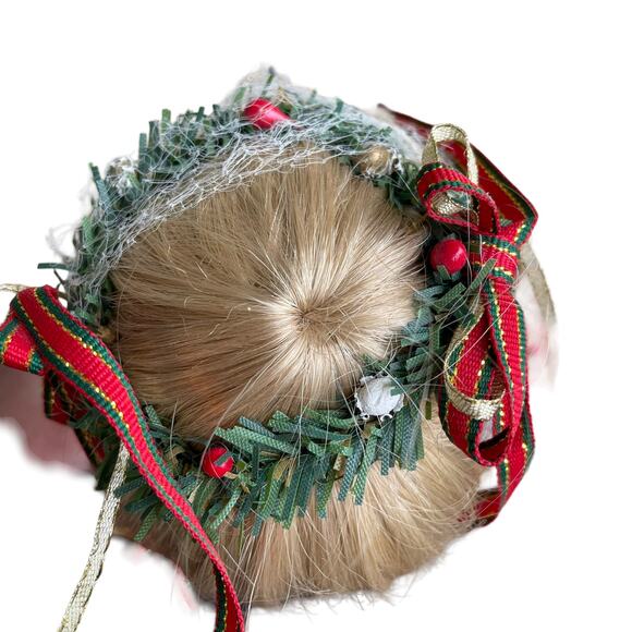 Heritage Signature Collection Christmas Porcelain Doll Nicole Vtg 1998 #30018 - Picture 9 of 14